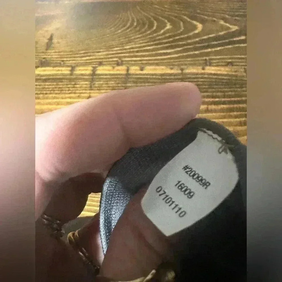 Spanx Leggings Grn Camo Cropped Look at Me Now Seamless Leggings Size Medium EUC - Picture 6 of 7